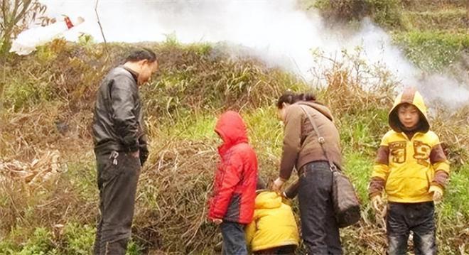 门前有坟的风水好不好_好坟风水门前有路好不好_好坟风水门前有树好吗